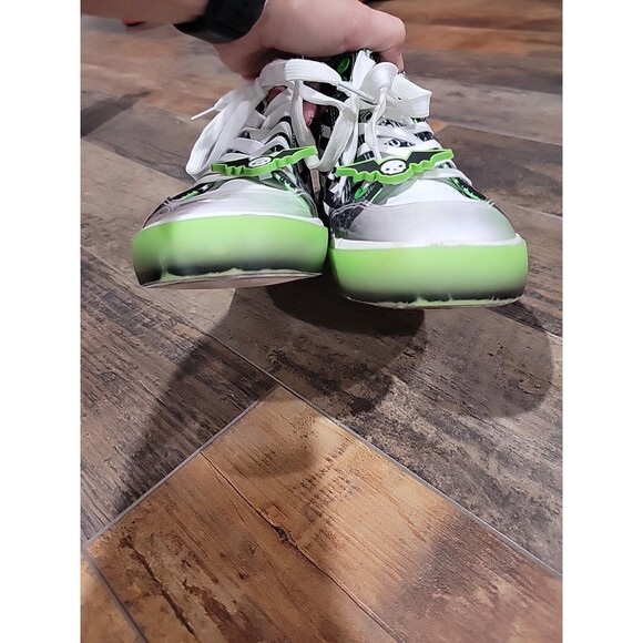 BEETLEJUICE - SIZE: 6 - Women's High-Top Sneakers W/Cushioned Insoles! - NEW! - Picture 5 of 12